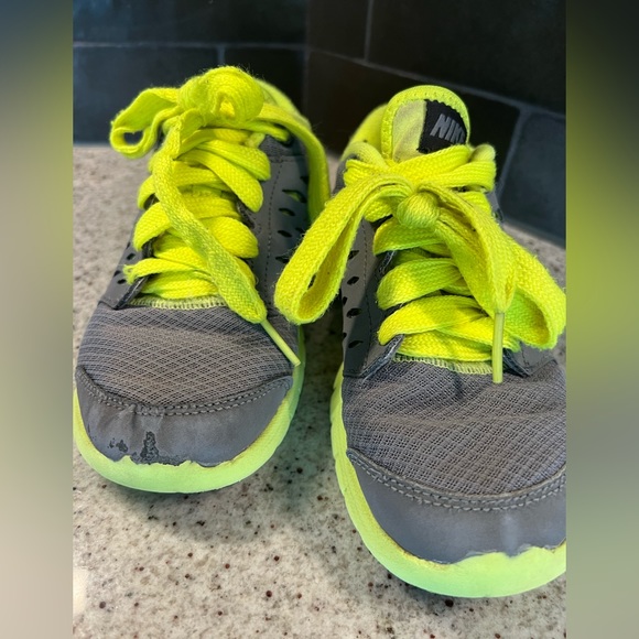 Nike Boys Shoes Size 12.5 - Picture 3 of 9